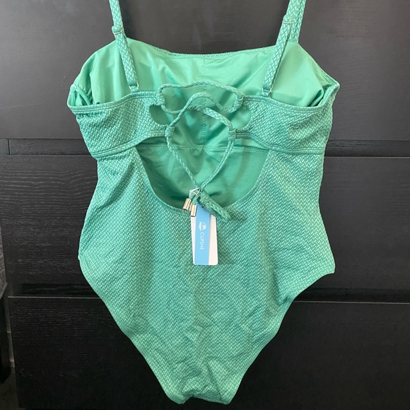 Aliyah Lace-Up Back One Piece Swimsuit
Large from Cupshe (L) - Picture 5 of 6